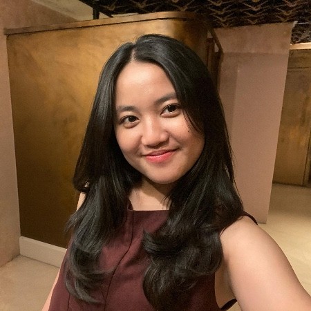 Komang Hari Candrika Dewi